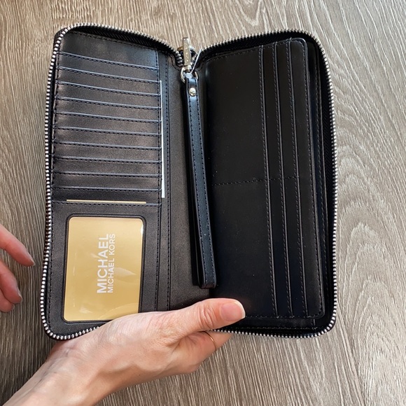 NWT Michael Kors Lg Travel Continental Wallet - Picture 5 of 8